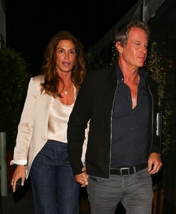 cindy-crawford-and-rande-gerber-leaves-giorgio-baldi-in-santa-monica-05-24-2023-4.jpg