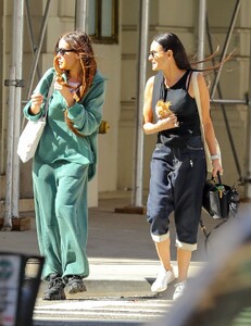 demi-moore-and-scout-willis-out-in-new-york-05-26-2023-0.jpg