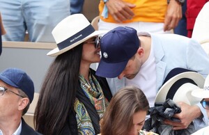 demi-moore-at-french-open-2022-at-roland-garros-in-paris-06-05-2022-1.jpg