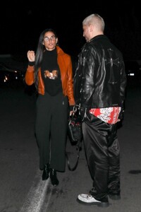 demi-moore-out-for-dinner-with-a-mystery-guy-in-beverly-hills-11-20-2022-0.jpg