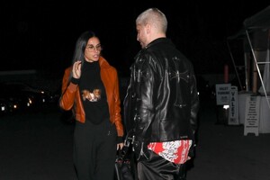 demi-moore-out-for-dinner-with-a-mystery-guy-in-beverly-hills-11-20-2022-1.jpg