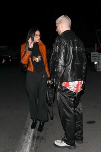 demi-moore-out-for-dinner-with-a-mystery-guy-in-beverly-hills-11-20-2022-6.jpg
