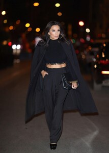 eva-longoria-heading-to-an-event-in-paris-03-02-2023-0.jpg