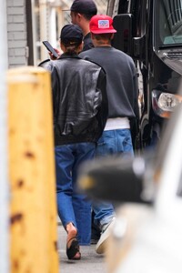 hailey-and-justin-biber-out-and-about-in-new-york-06-21-2023-2.jpg