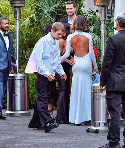 hailey-and-justin-bieber-at-stephanie-shepherd-and-larry-jackson-wedding-in-beverly-hills-06-25-2023-1.jpg