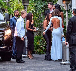 hailey-and-justin-bieber-at-stephanie-shepherd-and-larry-jackson-wedding-in-beverly-hills-06-25-2023-2.jpg