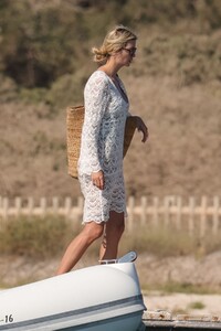 ivanka-trump-and-jared-kushner-on-vacation-in-es-calo-in-formentera-06-25-2023-1.jpg