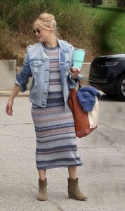 kate-hudson-out-and-about-in-los-angeles-06-02-2023-3.jpg