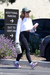 lucy-hale-heads-to-the-gym-in-studio-city-05-20-2023-1.jpg