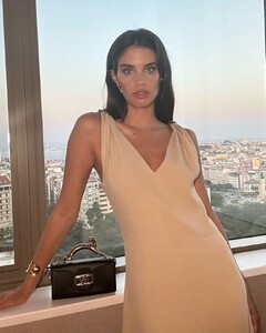 sarasampaio_356225954_644975517491654_8455659921487638151_n.jpg