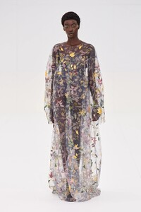 00039-fendi-fall-2022-couture-credit-gorunway.thumb.jpg.42707aada07fac11e5d5429e1acf0f57.jpg