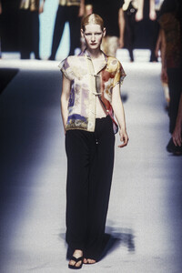1294709280_SalvatoreFerragamo1999WomenRTW33.thumb.jpg.489ceb2b463269f17b392b26687e6713.jpg