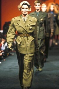 ThierryMugler Spring 1985.jpg