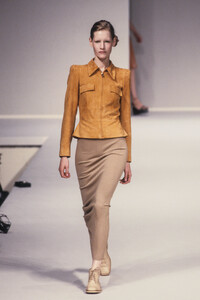 1551509005_Trussardi1997WomenRTW44.thumb.jpg.3b926a66ee6fc8c10596e8ab2d0f394d.jpg