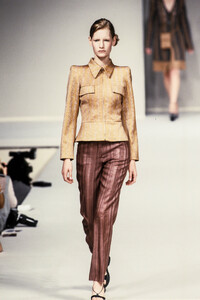 1740016433_Trussardi1997WomenRTW72.thumb.jpg.cd9161f6f56a2fd1cd7d49709a00e1c4.jpg