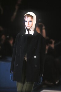 1892943890_JeanPaulGaultier1991WomenRTW32.thumb.jpg.243f07d5b203d71a07c7051a3b08c694.jpg