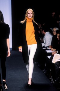 1988807921_MichaelKors1997WomenRTW11.thumb.jpg.bb8fcf338d9095d8deb05ae317910ca9.jpg