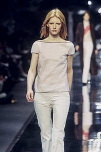 524669891_Lanvin1999WomenRTW42.thumb.jpg.eae5e9332254a29268c31bef3c4e841b.jpg
