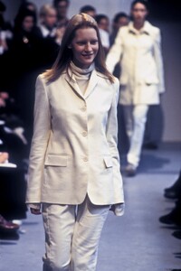 617319069_HelmutLang1993WomenRTW2.thumb.jpg.c2da8fd3da044d1b927bebe4a77ae833.jpg