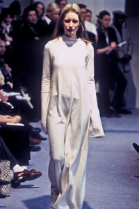 766428632_HelmutLang1993WomenRTW14.thumb.jpg.8efd4220736f2947d6d25d2954abdbc5.jpg