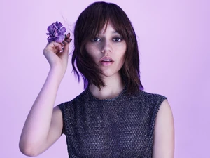 LCP GRIS DIOR - JENNA ORTEGA - CREDIT PHOTO MIKAEL JANSSON POUR CHRISTIAN DIOR PARFUMS.webp