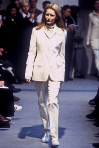 885073018_HelmutLang1993WomenRTW1.thumb.jpg.916addf2ec42cbe5e3c880b733f9661b.jpg
