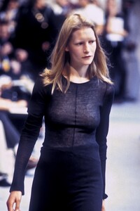 961278063_HelmutLang1993WomenRTW47.thumb.jpg.ab39678b342abd2fd437f84d0b9ecd77.jpg
