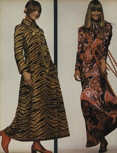 Going_US_Vogue_July_1970_09.thumb.jpg.9812d814e76d2a38ec83f2b33c94ae09.jpg