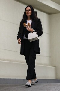 demi-moore-arrives-at-honor-titus-art-show-in-beverly-hills-07-20-2023-4.jpg