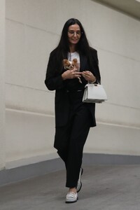 demi-moore-arrives-at-honor-titus-art-show-in-beverly-hills-07-20-2023-5.jpg