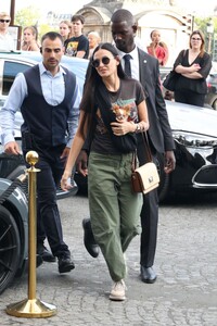 demi-moore-out-with-her-dog-in-paris-06-24-2023-0.jpg
