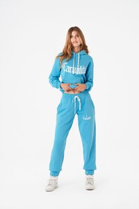 embroidered-logo-track-pant-blue-carnalita-01.jpg