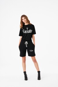 embroidered-logo-track-short-black-carnalita-01.jpg