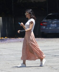 jenna-dewan-out-shopping-at-cvs-in-los-angeles-07-26-2023-5.jpg