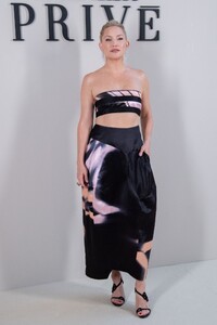 kate-hudson-at-giorgio-armani-prive-haute-couture-fall-winter-23-24-show-in-paris-07-04-2023-0.jpg