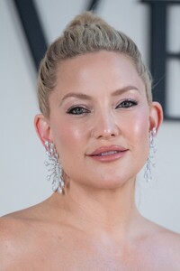 kate-hudson-at-giorgio-armani-prive-haute-couture-fall-winter-23-24-show-in-paris-07-04-2023-1.jpg