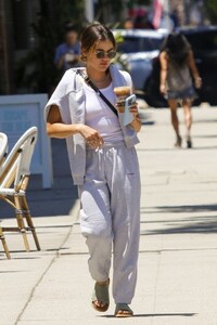 lucy-hale-shopping-in-studio-city-07-08-2023-3.jpg
