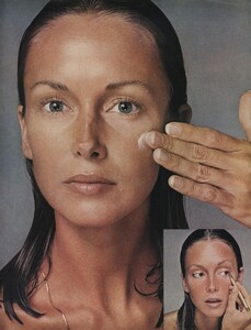 makeup_routine_01.thumb.jpg.63325b7cb04d2fda3930b0be9847b657.jpg