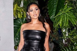 shay-mitchell-at-gq-x-fwrd-party-in-new-york-09-10-2022-2.thumb.jpg.19452ee5e2b35b4bb467519a51d5effa.jpg