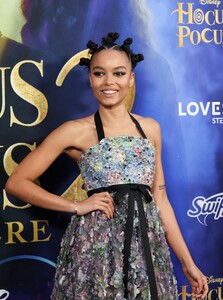 whitney-peak-at-hocus-pocus-2-premiere-in-new-york-09-27-2022-5.jpg