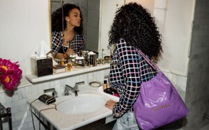 whitney-peak-for-chanel-22-bag-2022-campaign-2.jpg