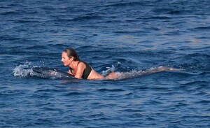 candisdouyt5464y5 (19).jpg