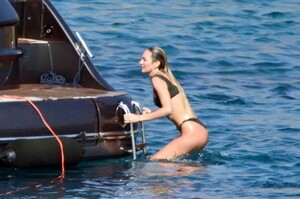 candisdouyt5464y5 (33).jpg