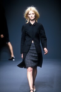 1053732241_Prada1998WomenRTW77.thumb.jpg.ada34dc630097a2b6aa20831ac3281a9.jpg
