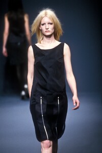 106918515_Prada1998WomenRTW110.thumb.jpg.9aa12e7a9d01b44c35f2ba9a5112a6f4.jpg