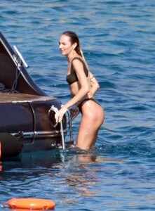 candisdouyt5464y5 (34).jpg