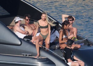 candisdouyt5464y5 (12).jpg