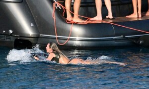 candisdouyt5464y5 (1).jpg