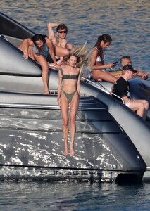 candisdouyt5464y5 (14).jpg