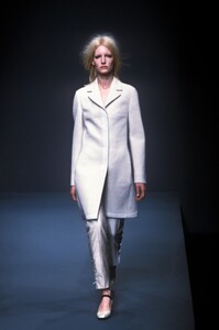 1756576291_Prada1998WomenRTW26.thumb.jpg.268cb6f9113535d5da2faa328b406415.jpg